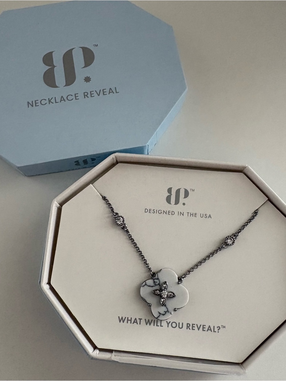 Bomb Party The Lorelei Necklace NK17300 Howlite Magnesite Hematite Plating